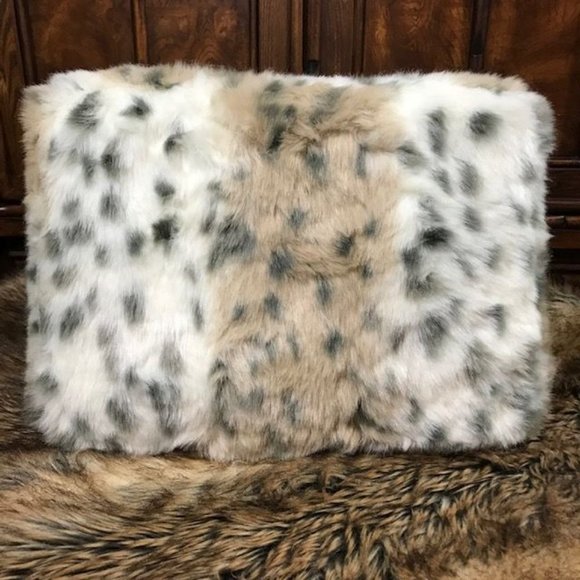 Snow Leopard Faux Fur Double Door 'K' Four Compartment Mirrored Storage Box - Picture 6 of 12
